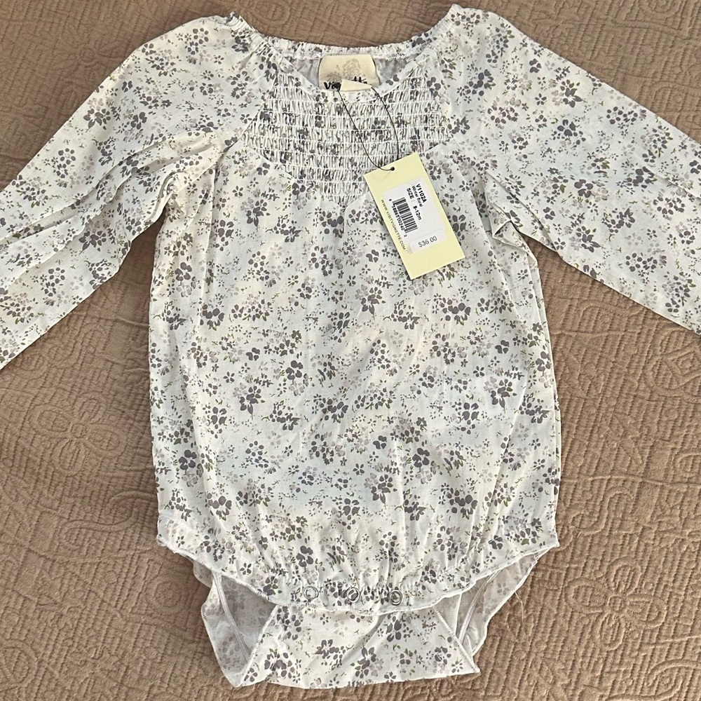 Adorable Floral Print Long Sleeve Bodysuit